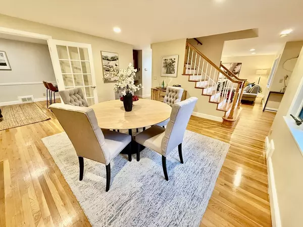 Wellesley, MA 02481,6 Willow Park