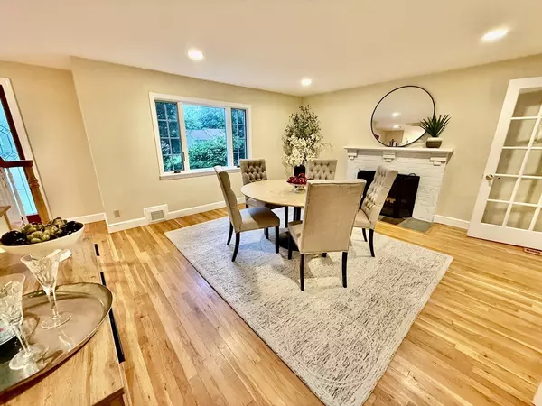 Wellesley, MA 02481,6 Willow Park