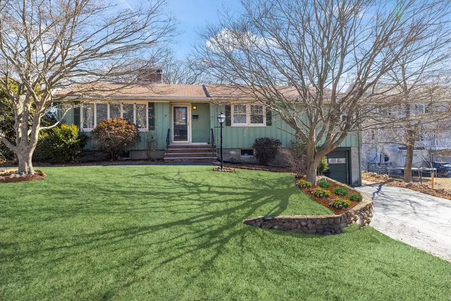 14 Bacon Dr, Saugus, MA 01906