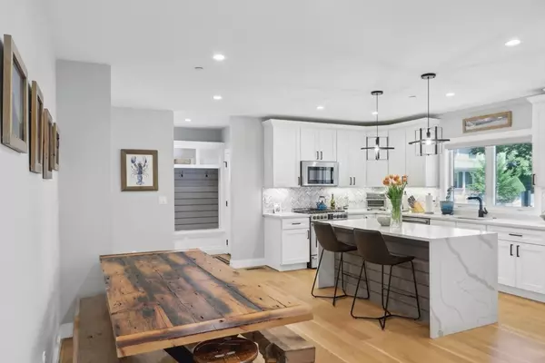 Wakefield, MA 01880,49-A Chestnut St #1