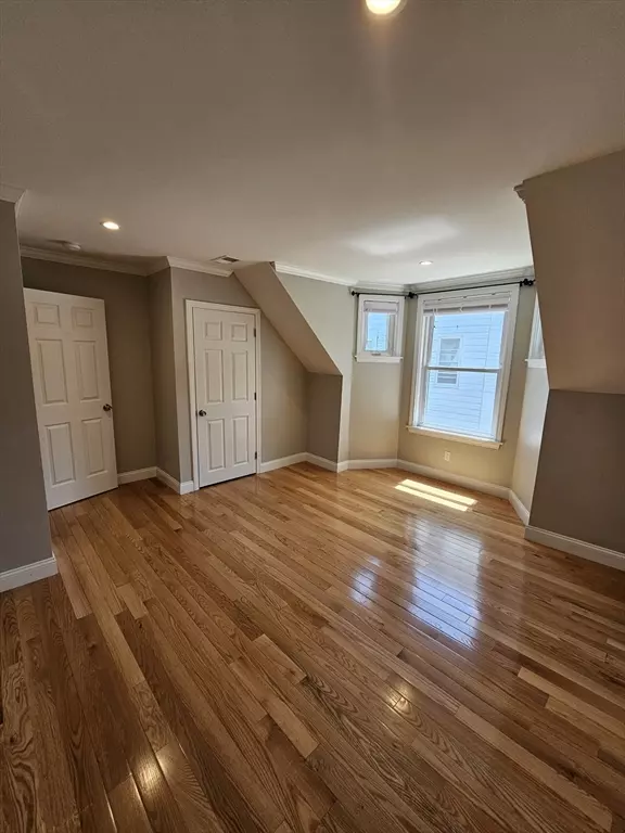 Reading, MA 01867,21 Lincoln St #2