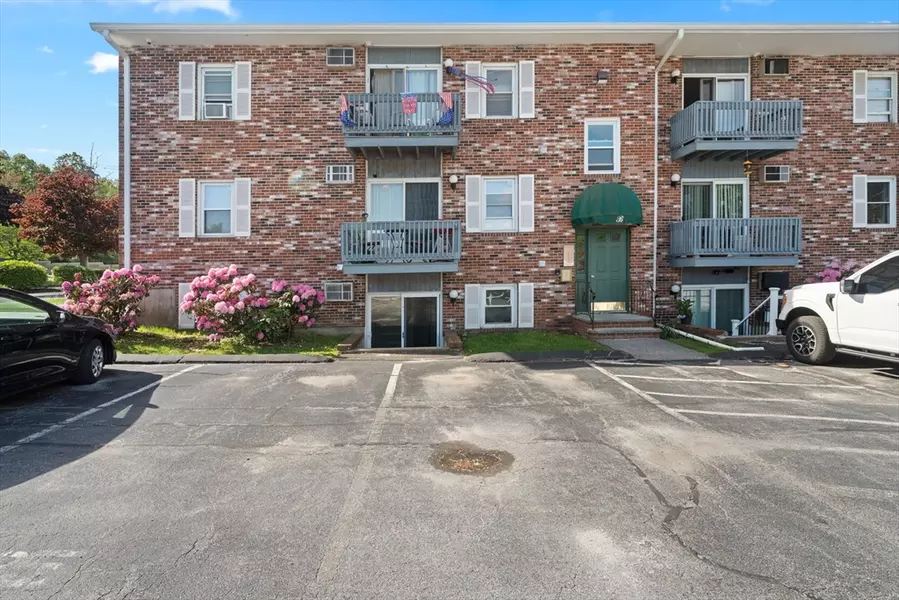 200 Manville Hill Road #B-28, Cumberland, RI 02864