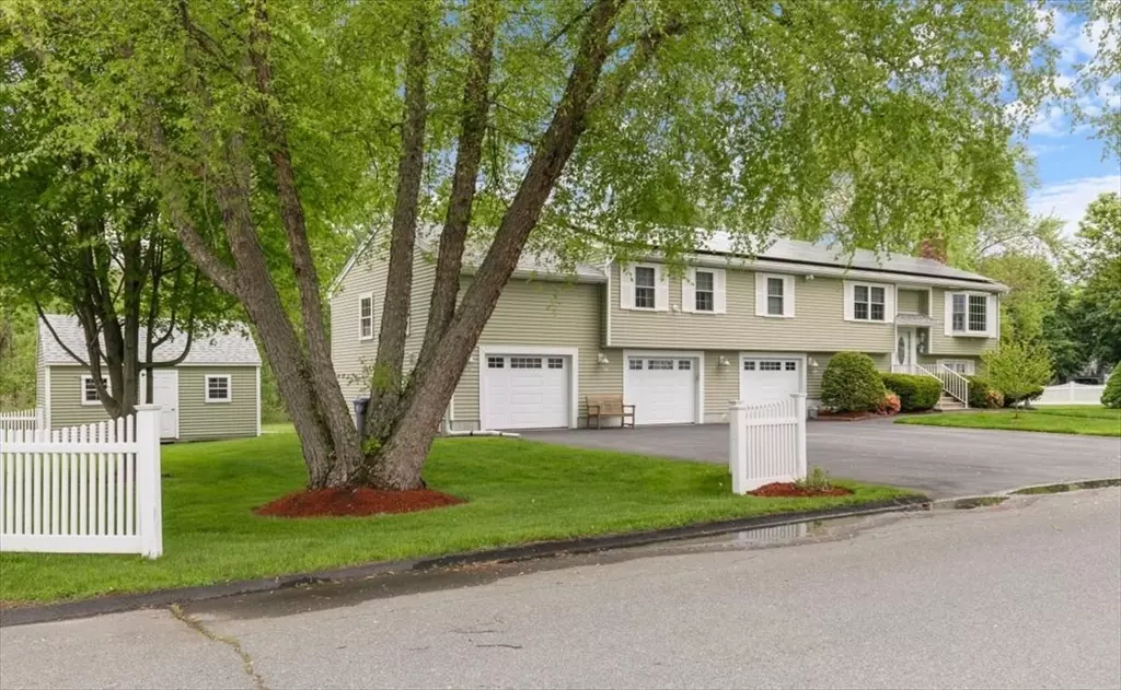 Methuen, MA 01844,21 Russell Street