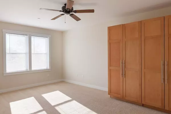 Cambridge, MA 02138,87 New #208