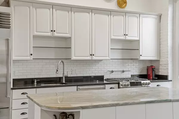 Waltham, MA 02453,150 Moody St #34