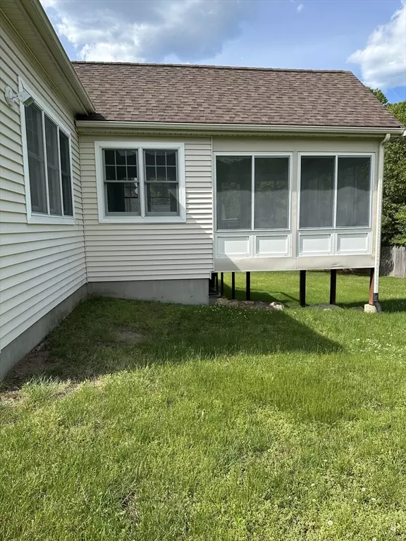 Braintree, MA 02184,894 Liberty St #2