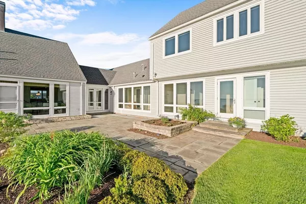 Dartmouth, MA 02748,124 William St