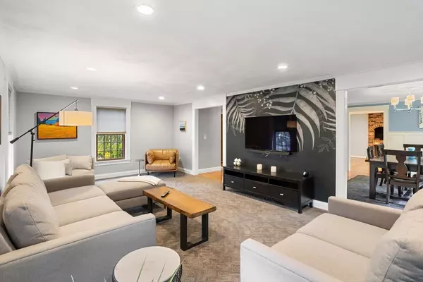 Chelmsford, MA 01824,28 Regina Dr