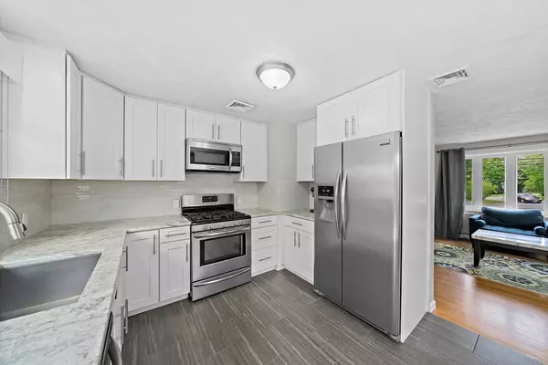 Swansea, MA 02777,680 Old Warren Rd