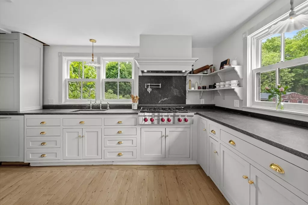 Middleboro, MA 02346,131 Cedar St