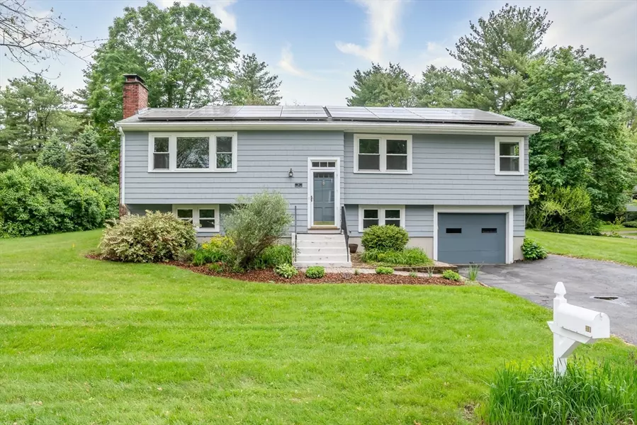 34 Brooks Road, Wayland, MA 01778