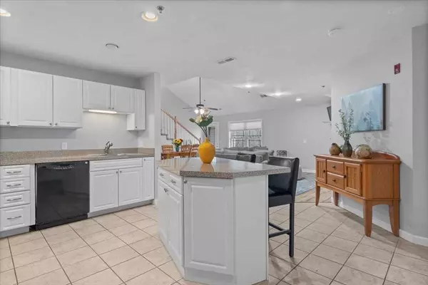 Holden, MA 01520,216 Reservoir St ##304