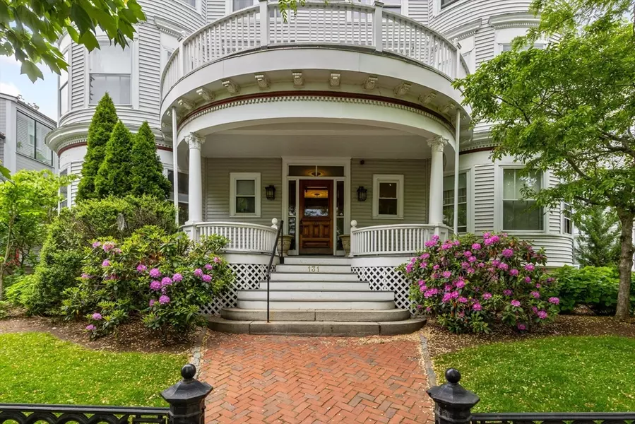 131 Magazine Street #3, Cambridge, MA 02139