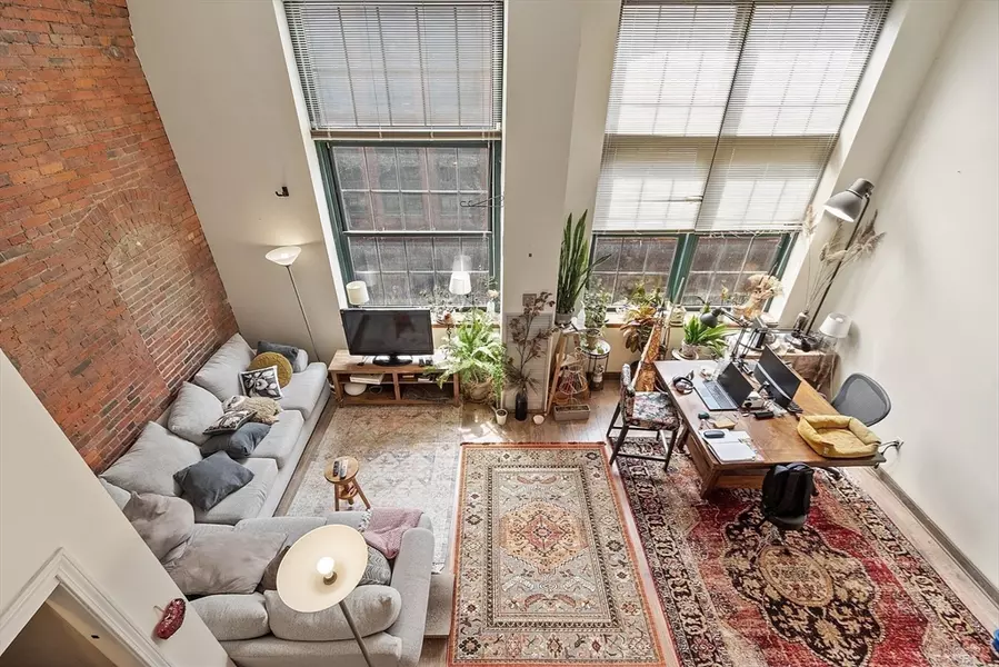 200 Market St #44B, Lowell, MA 01852