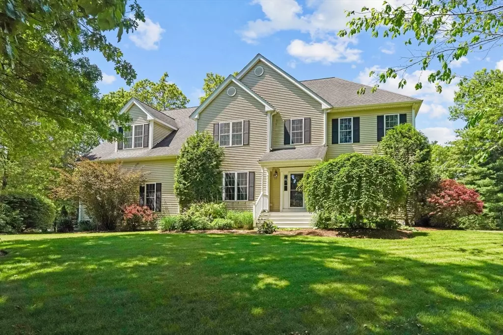 Norton, MA 02766,3 Foster Dr