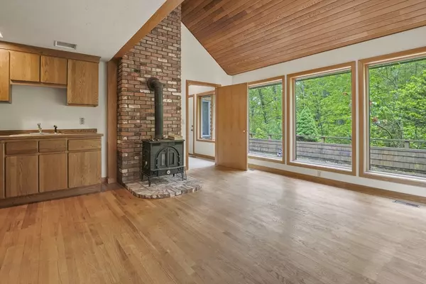 Upton, MA 01568,4 Fiske Mill Road