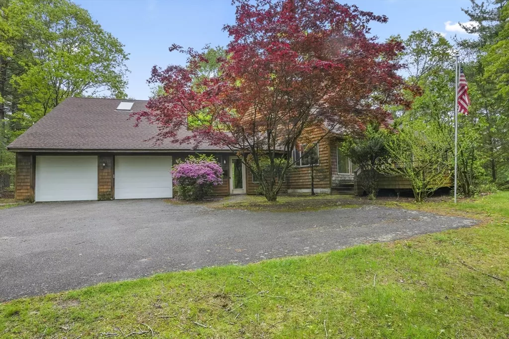 Upton, MA 01568,4 Fiske Mill Road