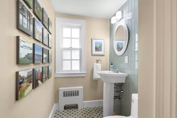 Hingham, MA 02043,15 Hawthorne Road