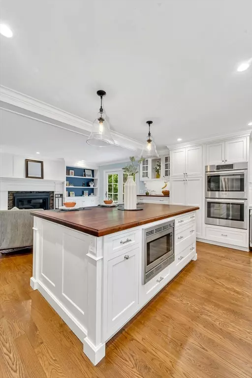 Amesbury, MA 01913,119 Pleasant Valley Rd