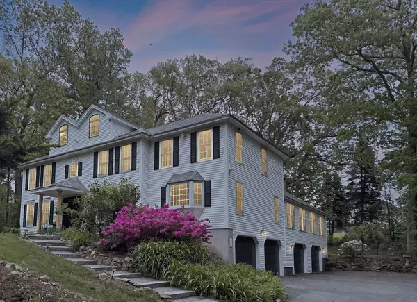 Londonderry, NH 03053,4 Rockwood Ln