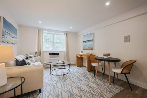 Arlington, MA 02474,2 Colonial Village Dr #3