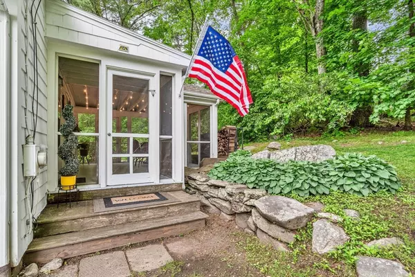 Acton, MA 01720,23 Cherokee Road