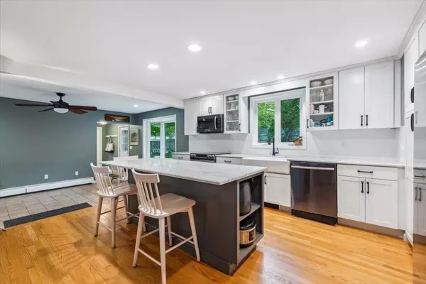 Lancaster, MA 01523,30 Lee Street