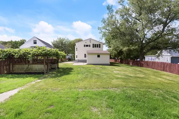 Taunton, MA 02780,24 Roosevelt St