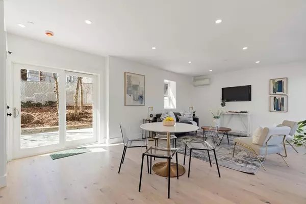 Somerville, MA 02145,654 Mystic Ave #A