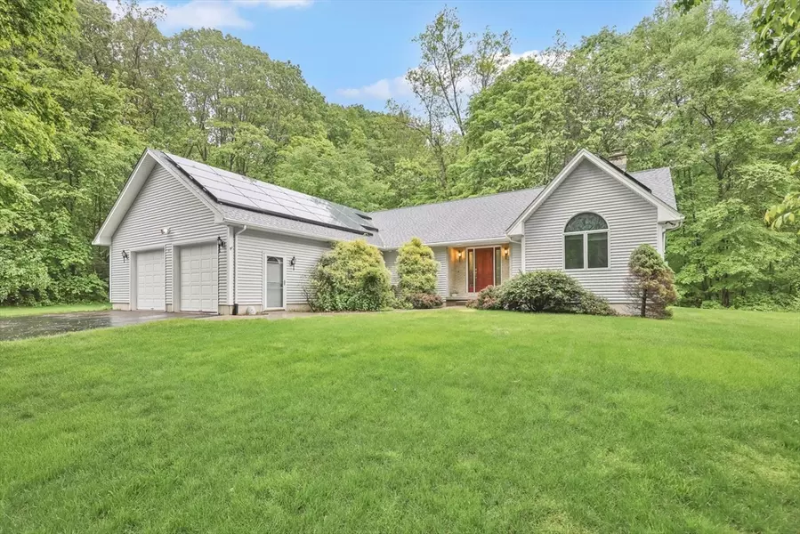 514 Mountain Rd, Wilbraham, MA 01095