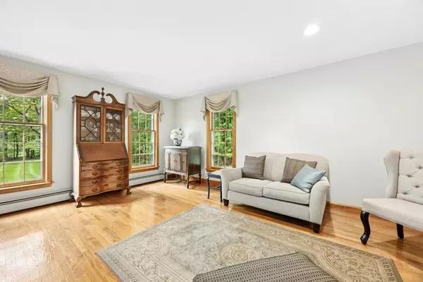 Northborough, MA 01532,30 Woodstone Road