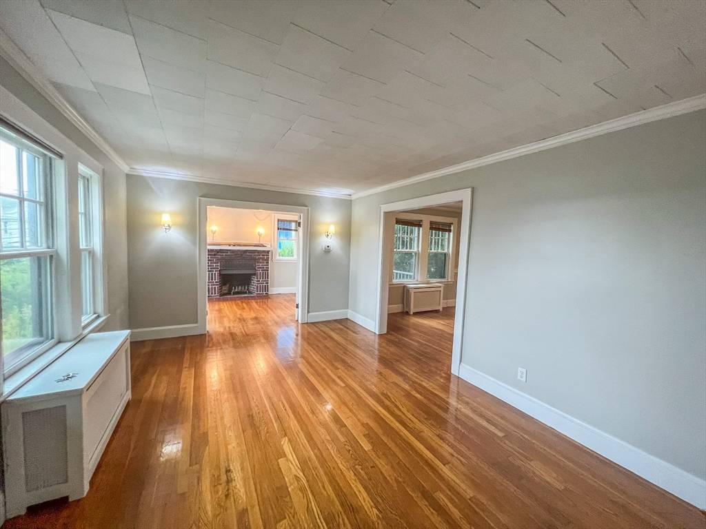 Watertown, MA 02472,52 Edgecliff Rd #1
