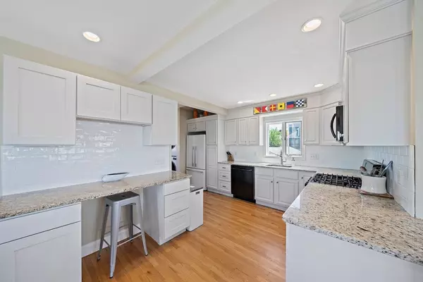Weymouth, MA 02191,25 Fort Point Rd