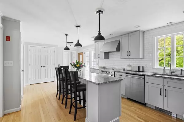 West Newbury, MA 01985,19 Meadowsweet Rd