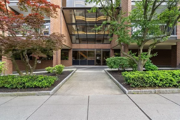 1265 Beacon St #901, Brookline, MA 02446