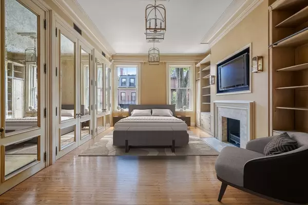 Boston, MA 02116,357 Beacon Street #2