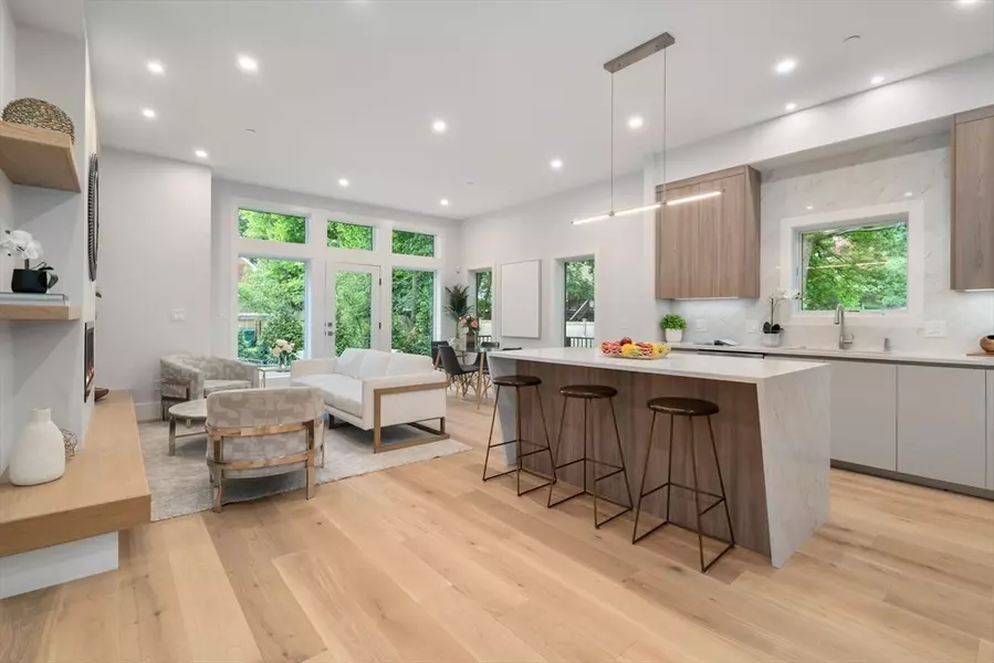 2202 Commonwealth Ave #4, Newton, MA 02466