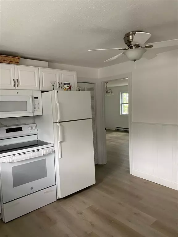 Dudley, MA 01571,11 Chestnut St #2