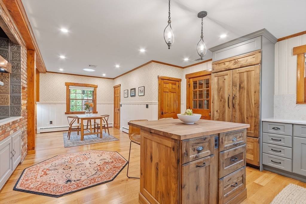 Acton, MA 01720,6 North St