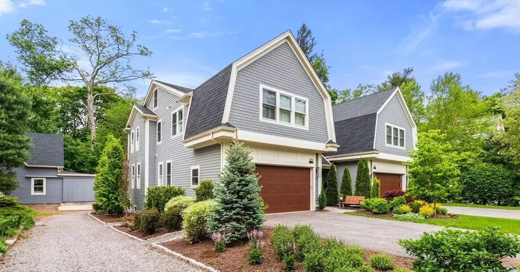 Newton, MA 02461,321-323 Lake Ave #323