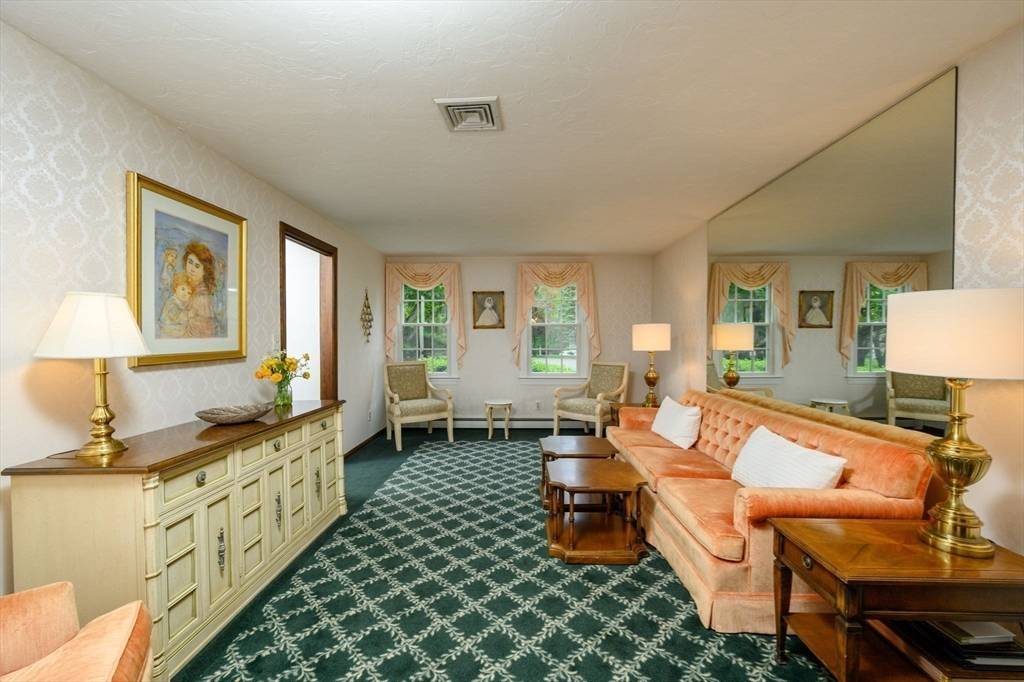 Hingham, MA 02043,3 Hollyhock Ln