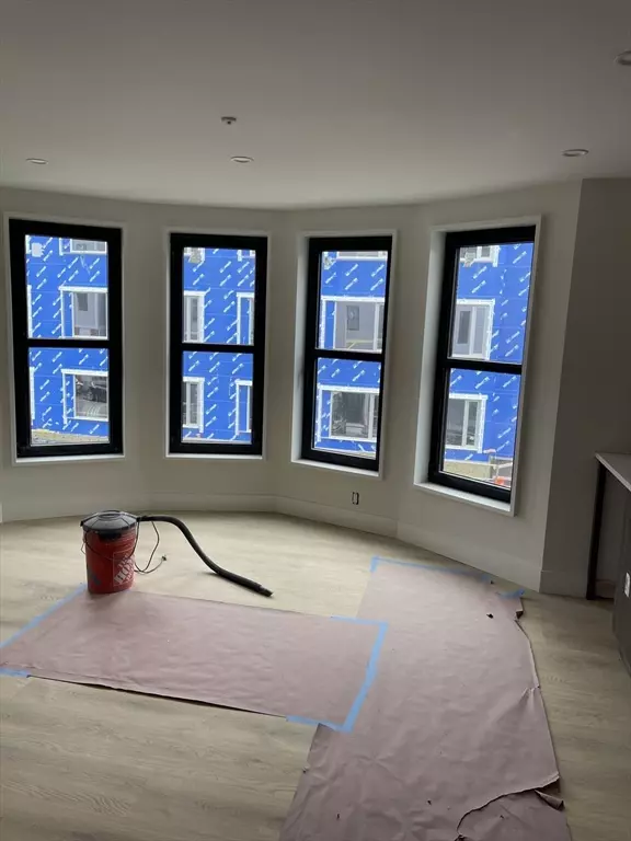 Boston, MA 02127,78 Gates Street #5