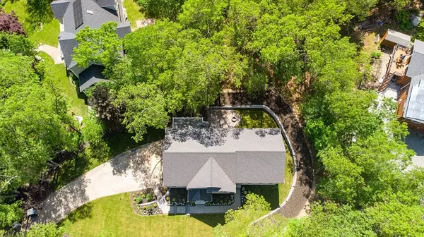 Lexington, MA 02420,18 Heritage Dr