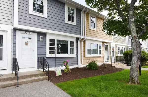 9 Lydon Ln #D2, Halifax, MA 02338