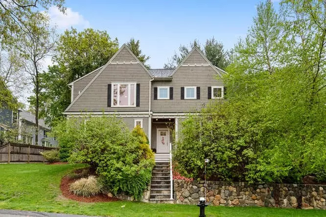 38 Paul Revere Rd, Lexington, MA 02421