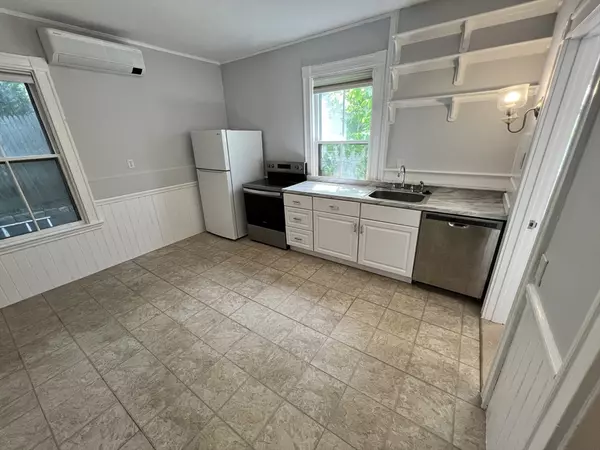 Brookline, MA 02445,98 Boylston St #1