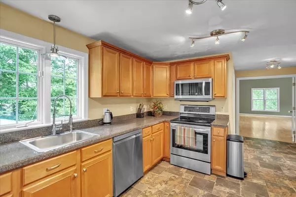 Uxbridge, MA 01569,15 Sequoia Lane