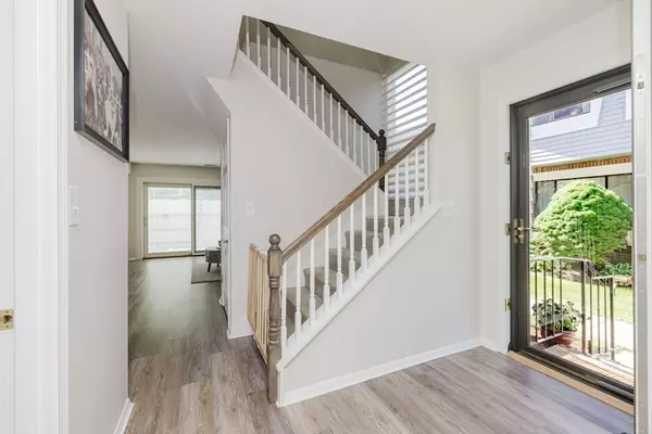 Stoughton, MA 02072,241 Greenbrook Dr #241