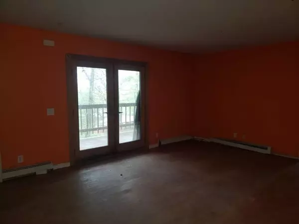 Brimfield, MA 01010,31 Sturbridge Rd