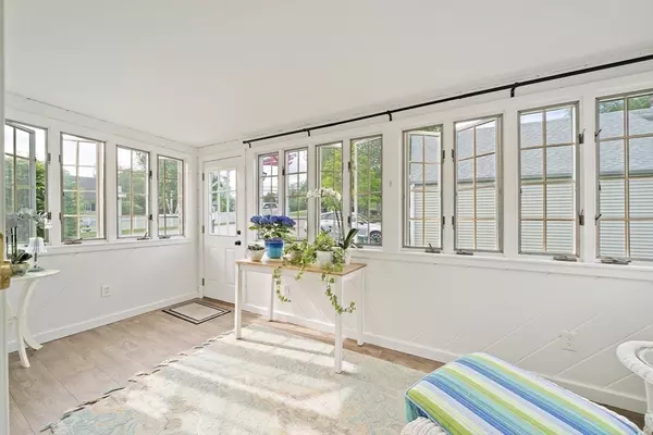 Cohasset, MA 02025,323 N Main St